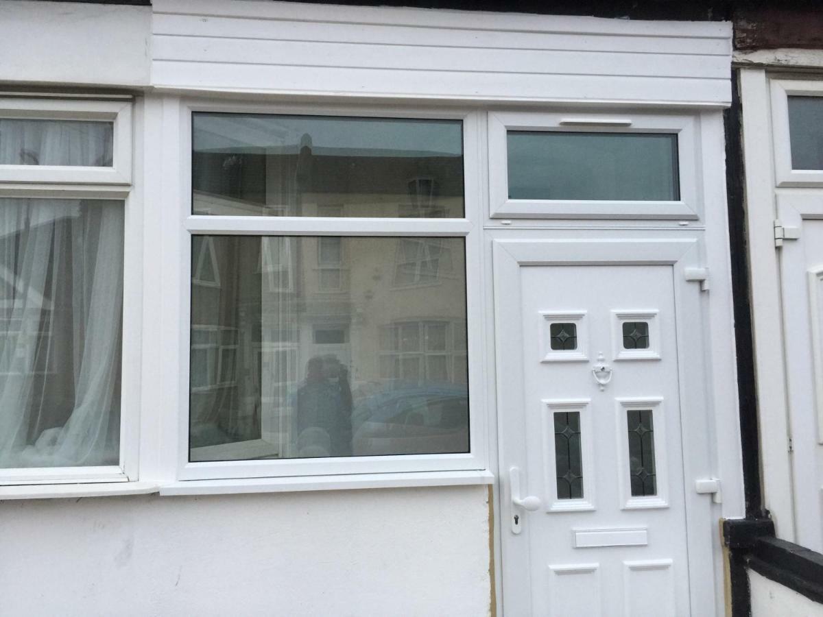 Abbey Wood Station Five Bedroom Self Contained House Extérieur photo
