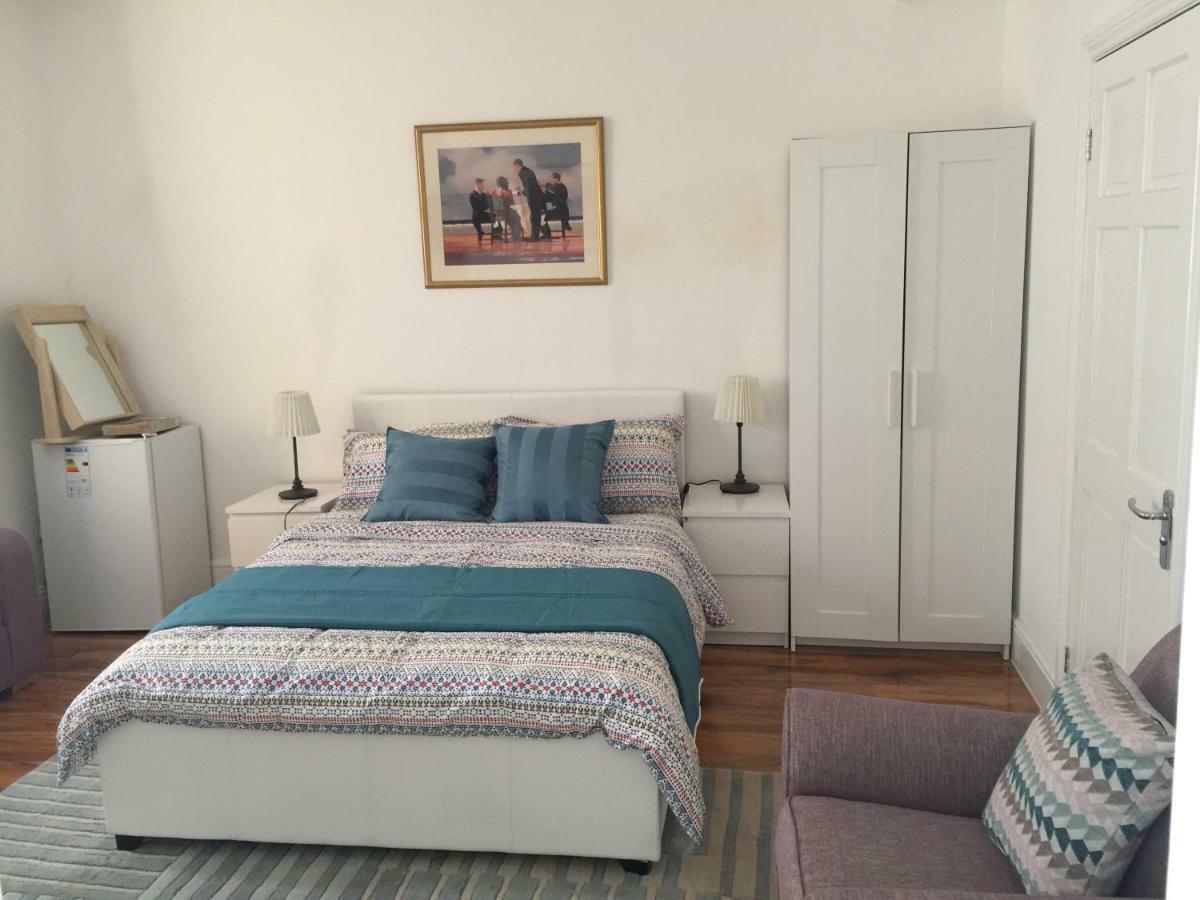 Abbey Wood Station Five Bedroom Self Contained House Extérieur photo