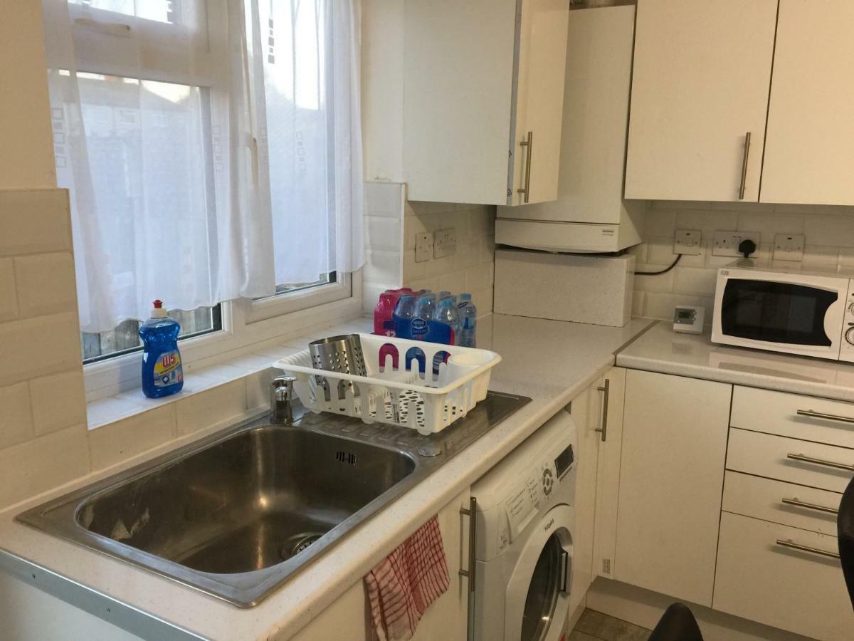Abbey Wood Station Five Bedroom Self Contained House Extérieur photo