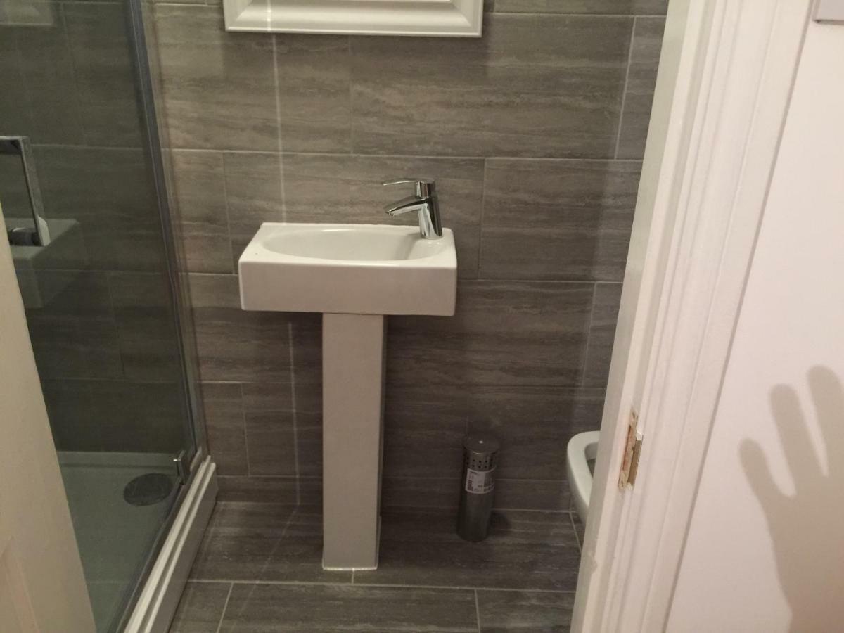 Abbey Wood Station Five Bedroom Self Contained House Extérieur photo