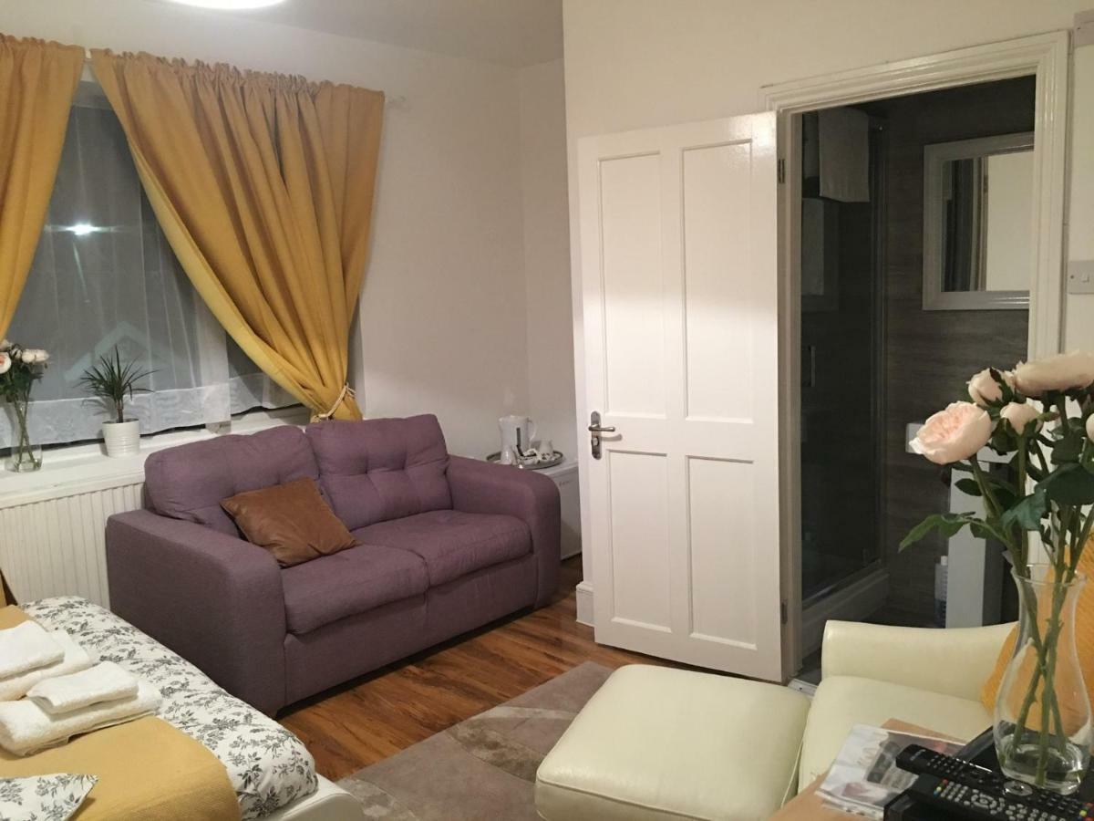 Abbey Wood Station Five Bedroom Self Contained House Extérieur photo